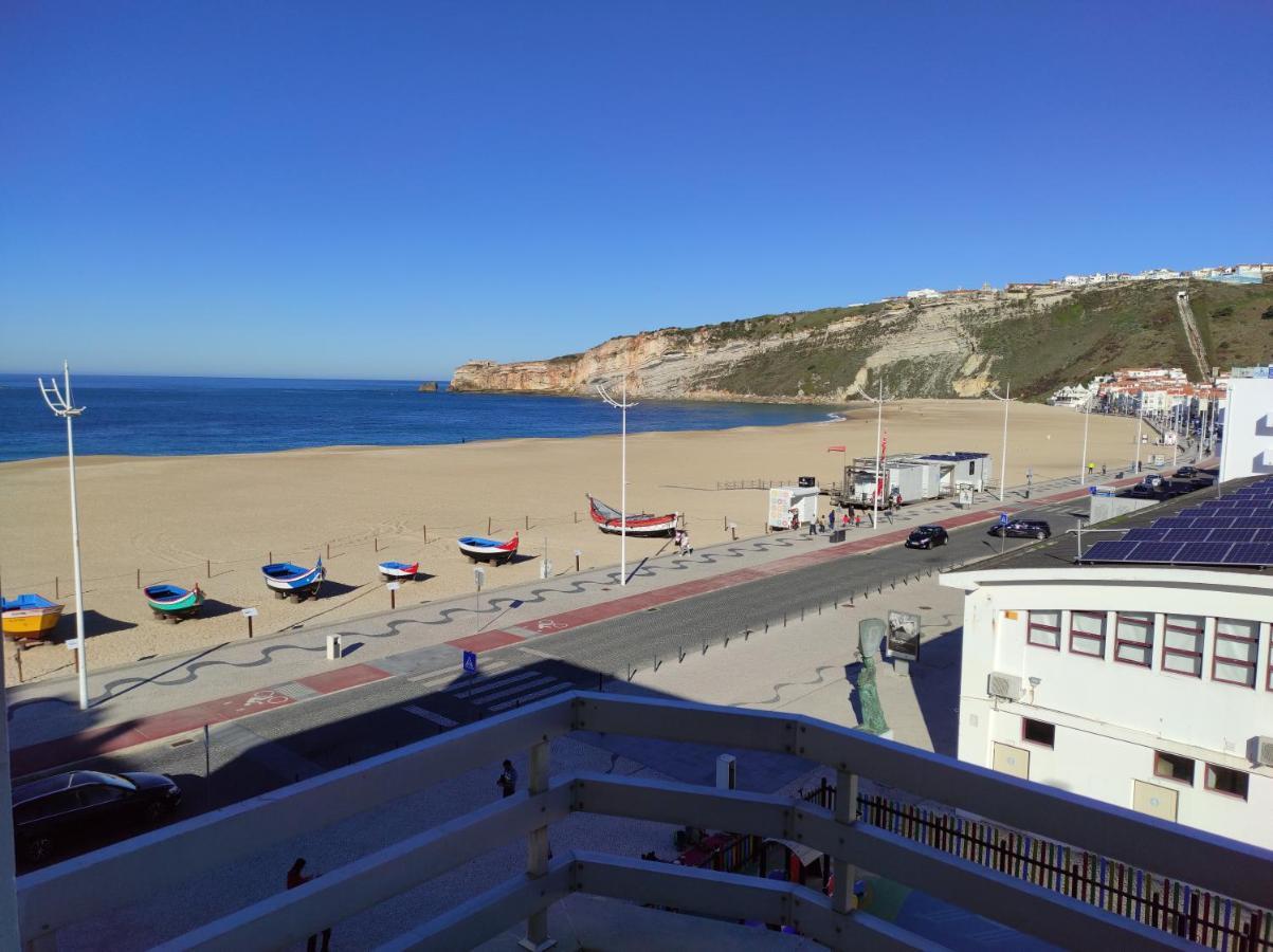 Beachfront Apartment Nazaré Esterno foto