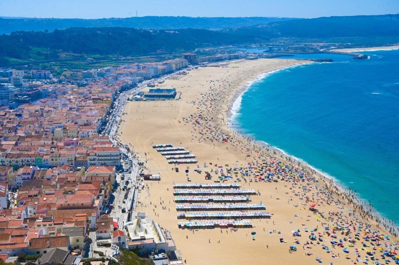 Beachfront Apartment Nazaré Esterno foto